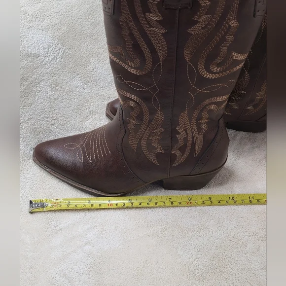Brown Cowgirl Boots - Picture 12 of 16